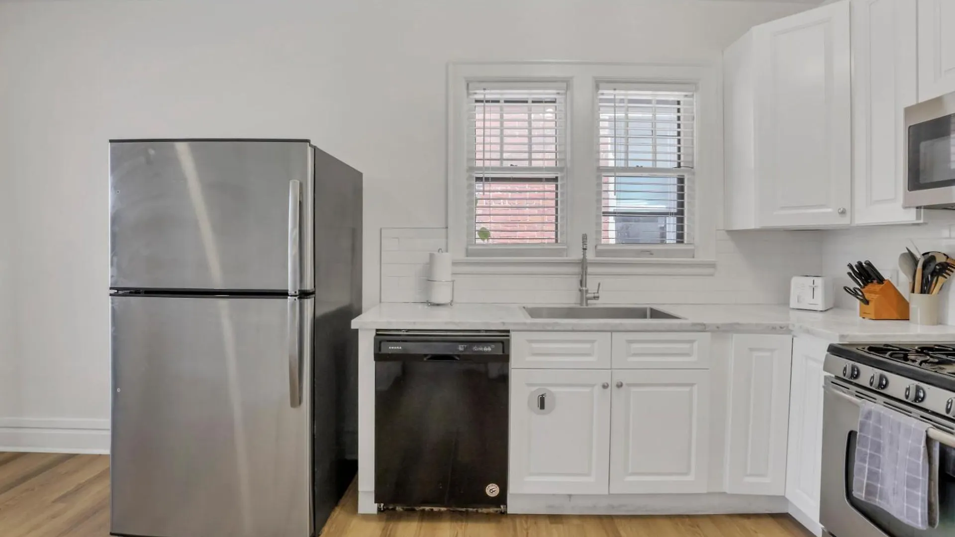 Updated 4Bd House Near German Village W Parking Columbus
