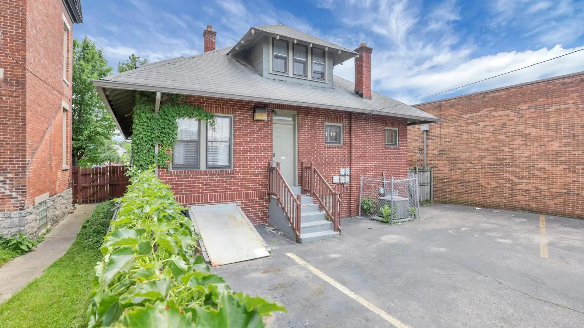 Updated 4Bd House Near German Village W Parking 콜럼버스